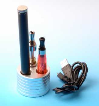 Dampf Shop - E-Zigaretten Ständer mit Ladeschacht